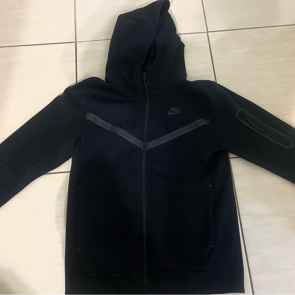 MENS NIKE TECH GREAT CONDITION